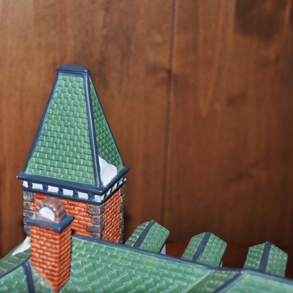 Vintage Dickens Collectible Victorian Series Train Station & Cafe Lighted House - Picture 7 of 10